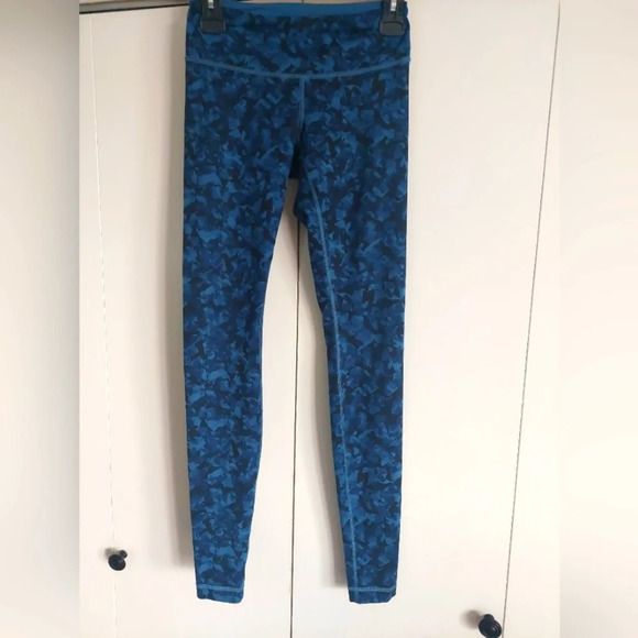 Lululemon "Wunder Under" Full length printed leggings blue sz 4 Yoga Athleisure - Picture 4 of 9